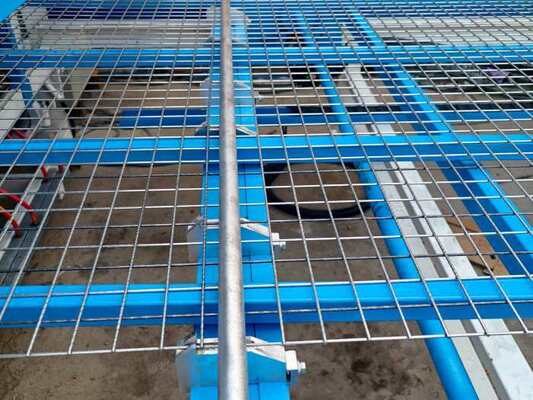 Mesh Size 50*50mm Galvanized Wire 3mm Fence Mesh Welding Machine